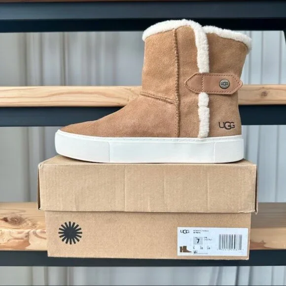 UGG Priya Water Resistant sneaker boot - Size 7 - Picture 10 of 11